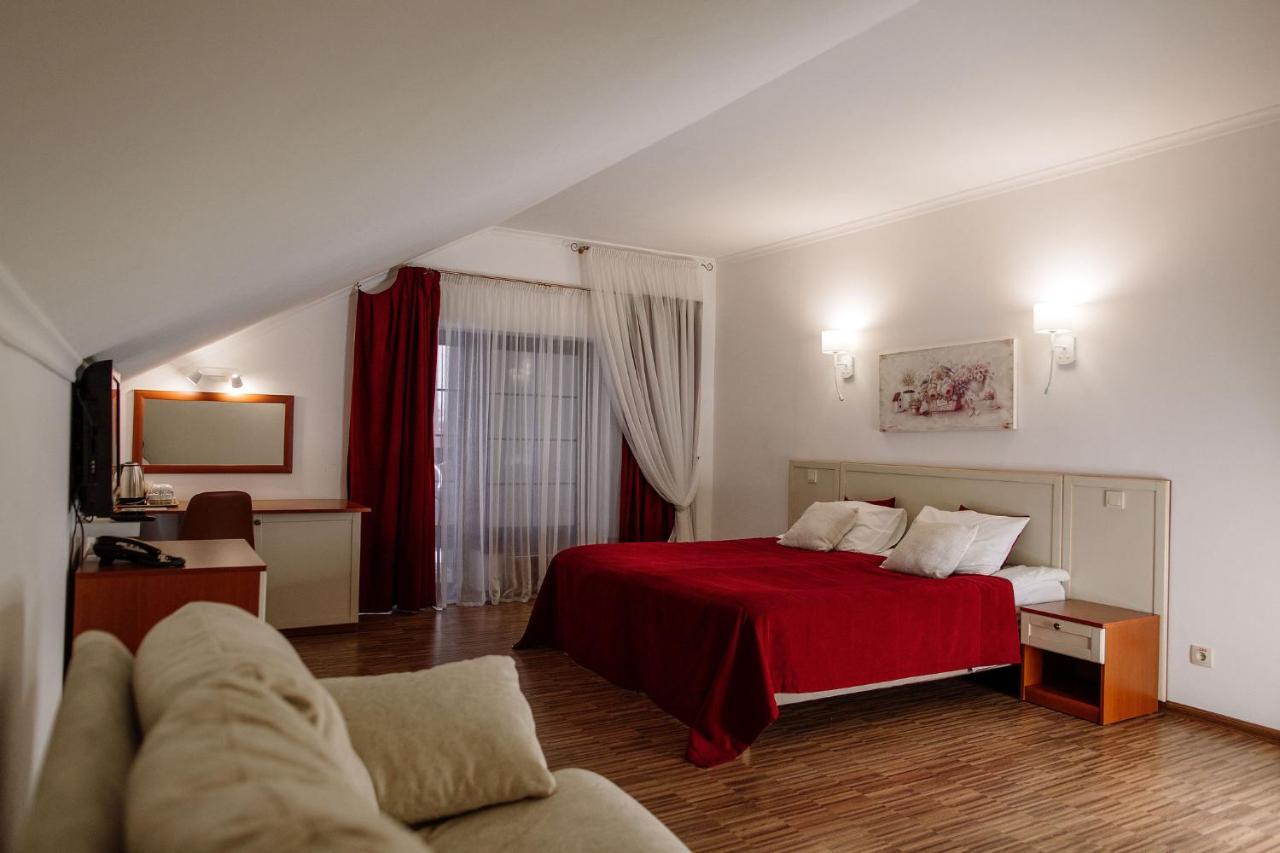 Hotel Veselyj Zajets Pirnove Exterior foto